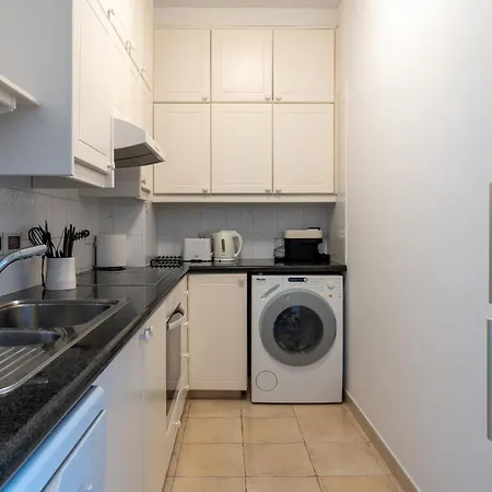 Apartman Tropical Paradise In Harbour Paphos, & Close To Paphos